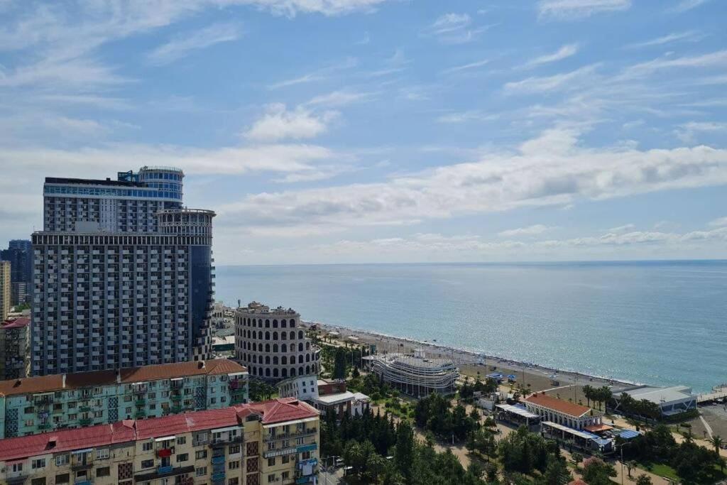 Luxury Aparthotel In Orbi City Sea View Batumi Zewnętrze zdjęcie